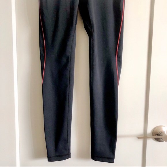 Uniqlo Airism Black Workout Leggings with Pink Trim - Picture 3 of 8